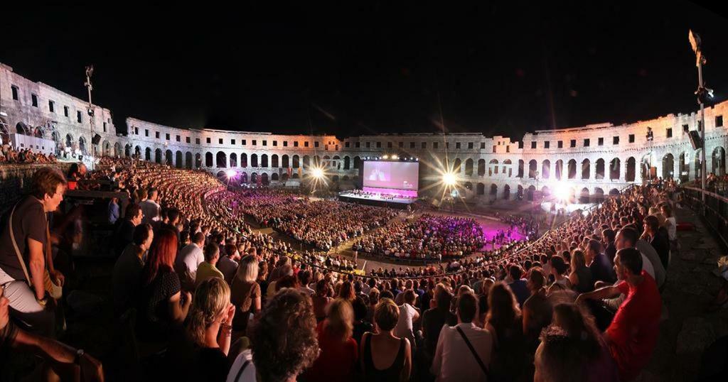 Ferienwohnung Arena Festival Pula Exterior foto